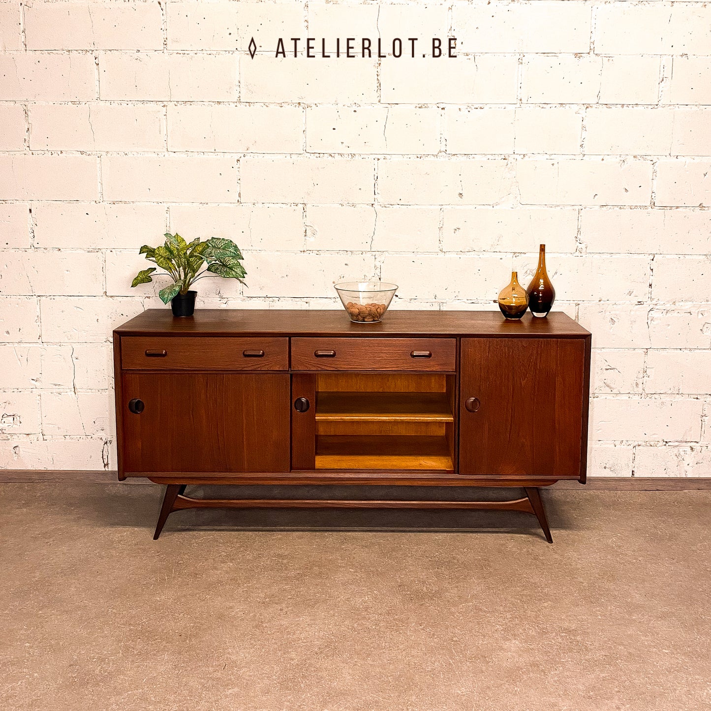 Vintage sideboard Design L. Van Teeffelen