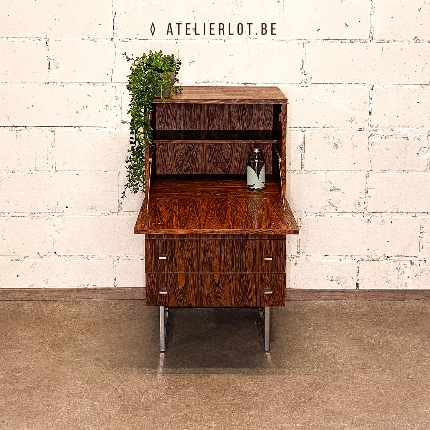 Vintage secretaire Meurop