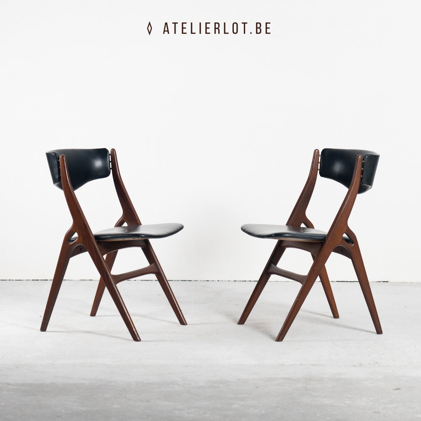 Design set 2 Aska stoelen L. Van Teeffelen