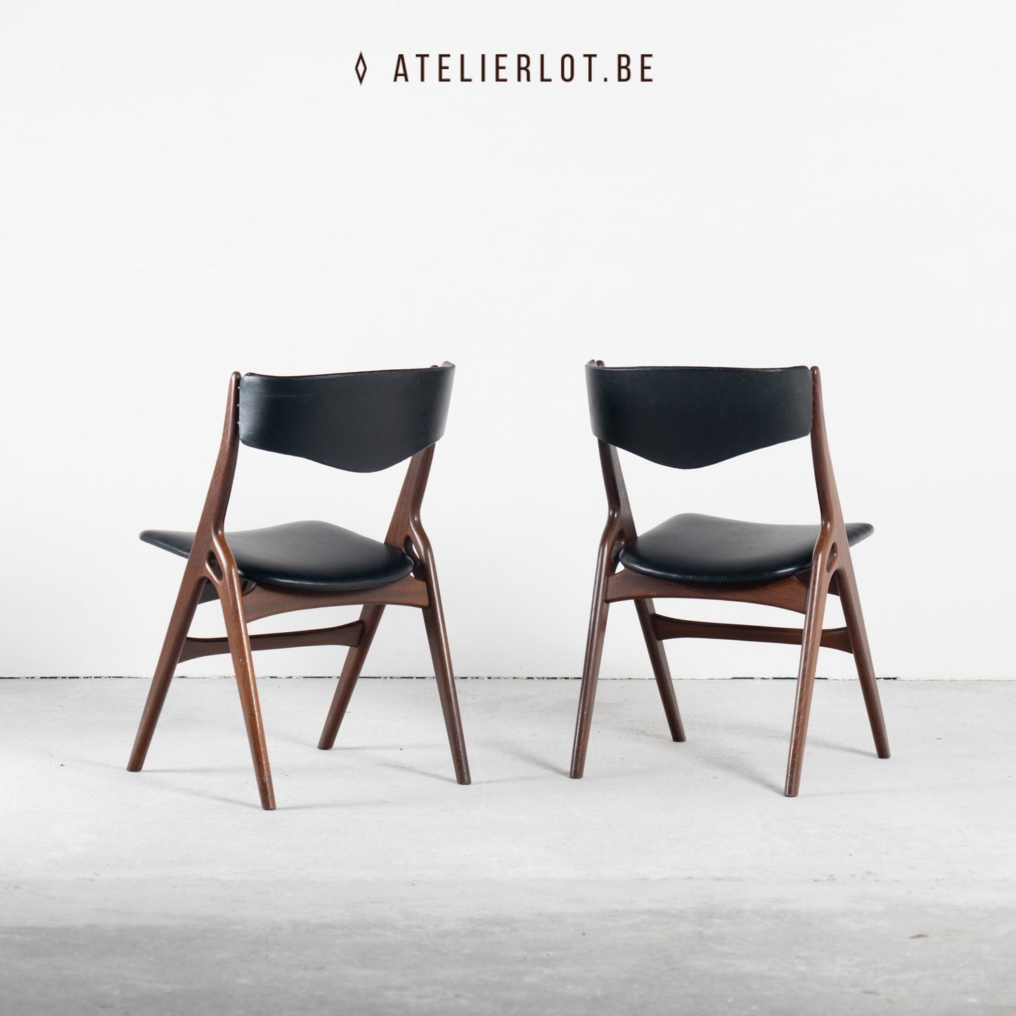 Design set 2 Aska stoelen L. Van Teeffelen