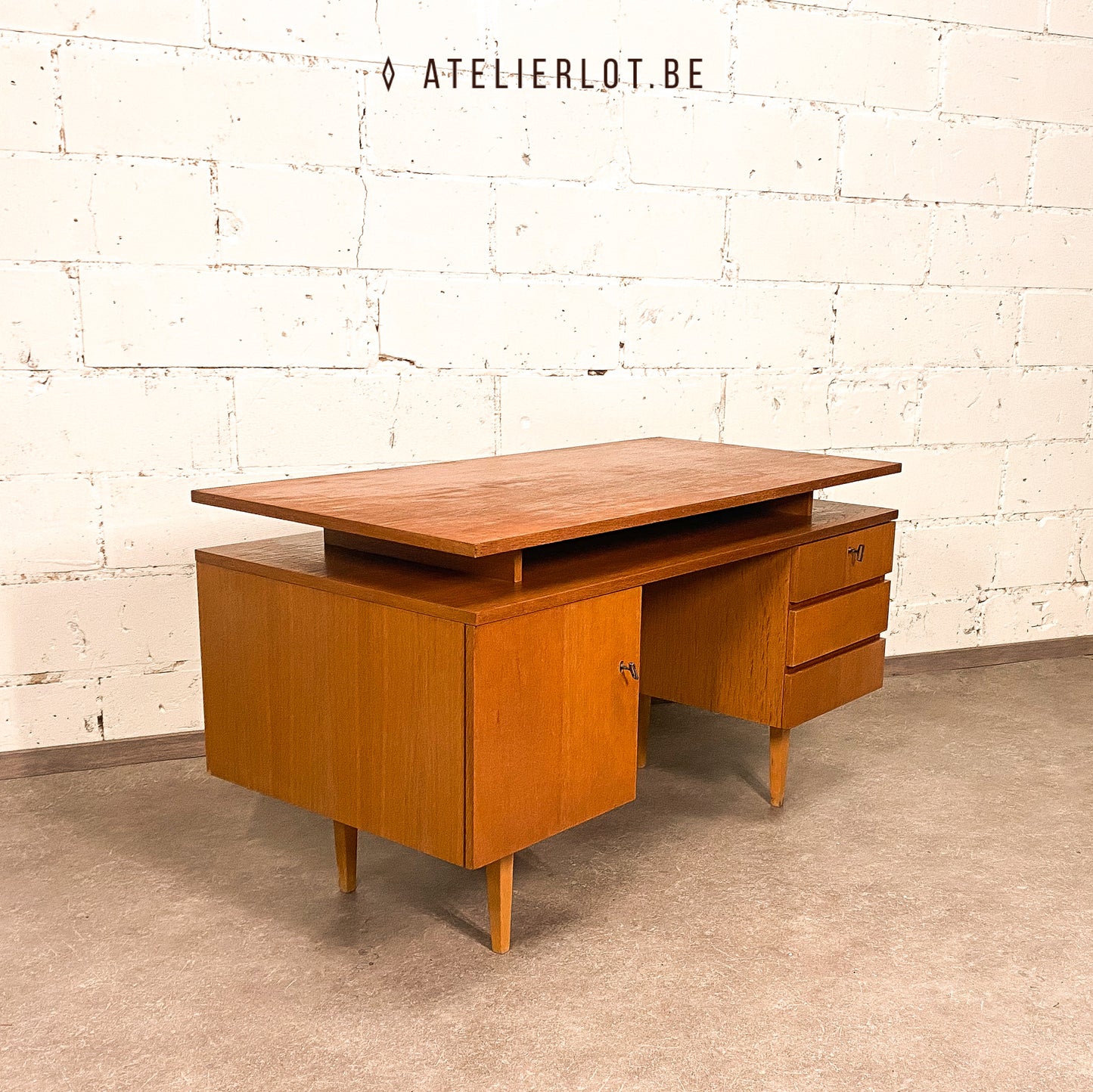 Bureau zwevend blad