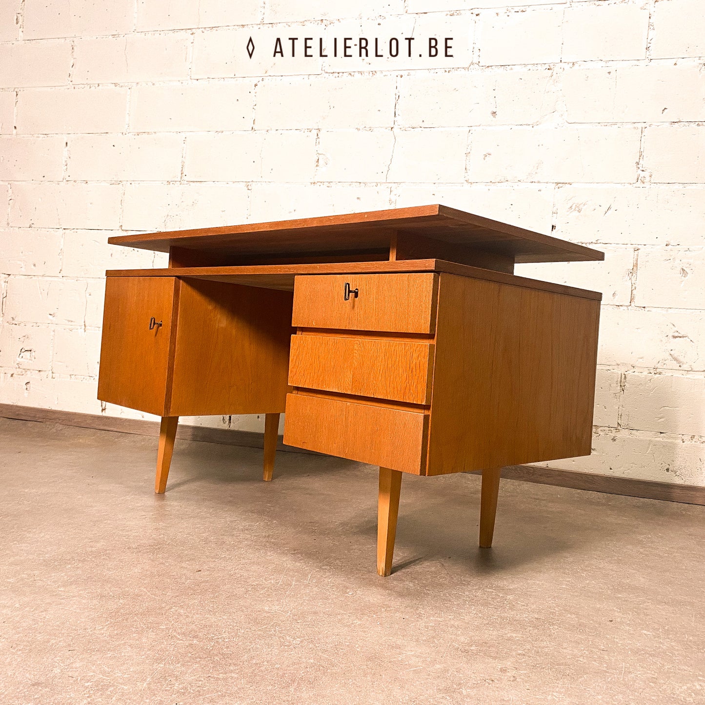 Bureau zwevend blad